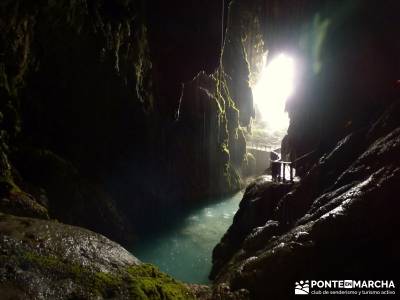 Parque Natural Monasterio de Piedra; grupo senderista; senderos club de montaña;pueblos abandonados